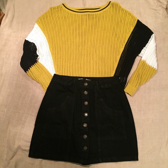 Express Sweaters - Express Knitted Color Block Crop Sweater